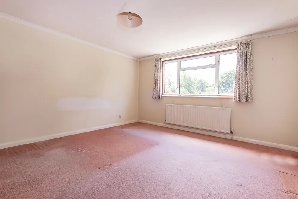 Longford Close, Hampton, TW12 photo 7