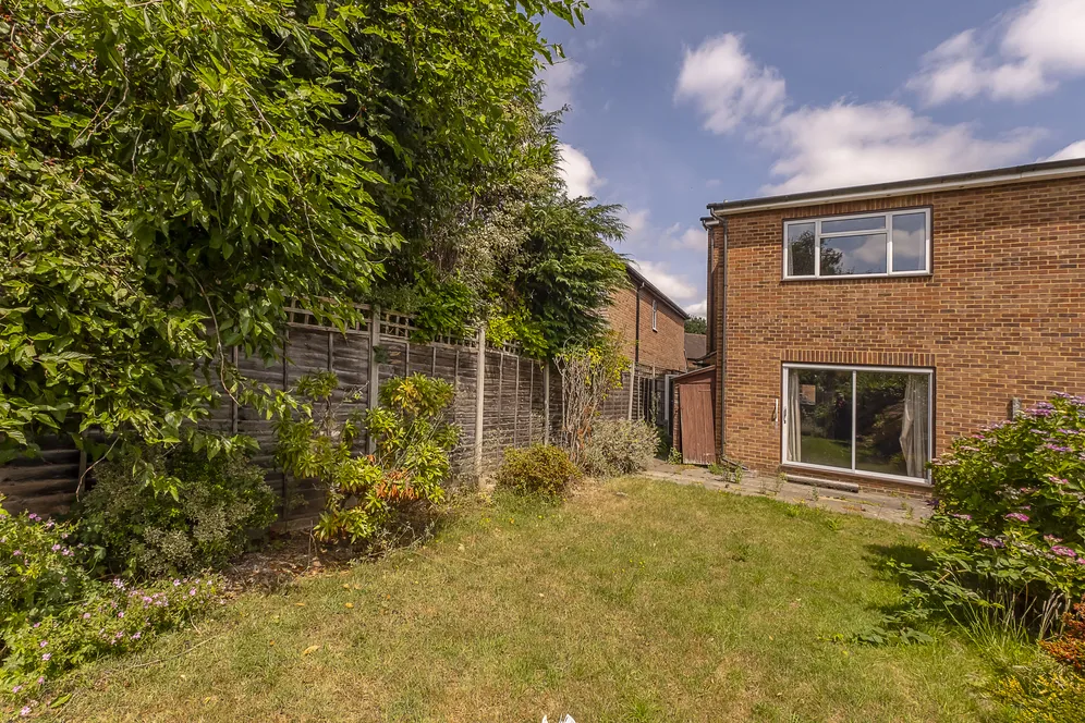 Longford Close, Hampton, TW12 photo 10