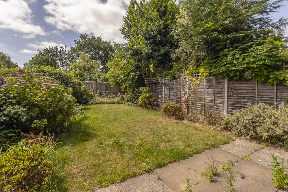 Longford Close, Hampton, TW12 photo 11