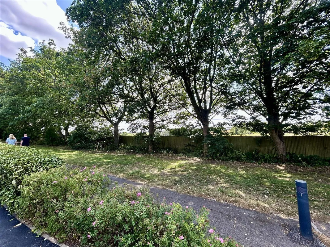 Castle Lodge Gardens, Rothwell, Leeds