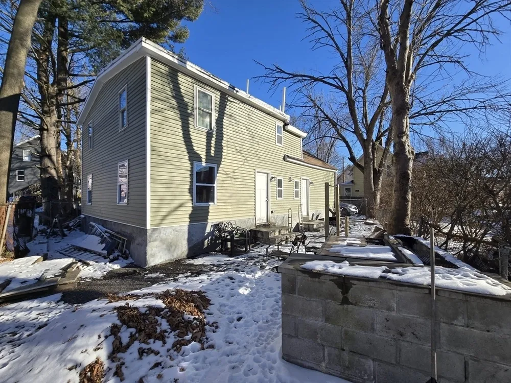 2 Harrison Pl, Lowell, MA 01850