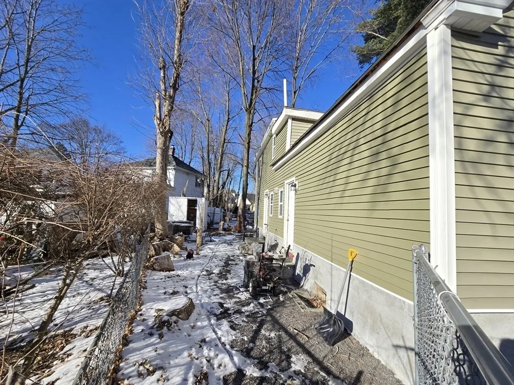 2 Harrison Pl, Lowell, MA 01850