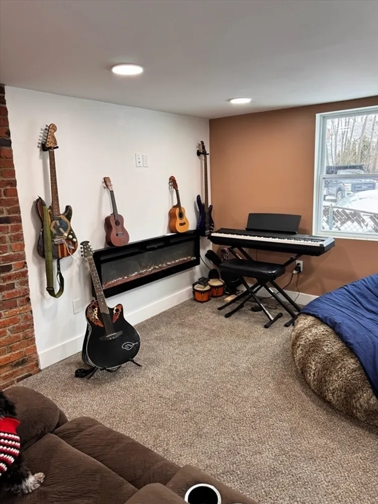 2 Harrison Pl, Lowell, MA 01850