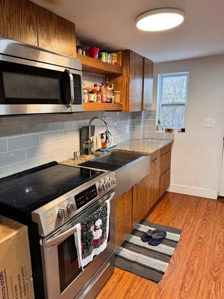2 Harrison Pl, Lowell, MA 01850