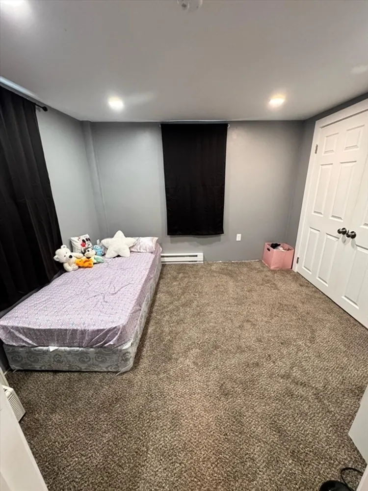 2 Harrison Pl, Lowell, MA 01850