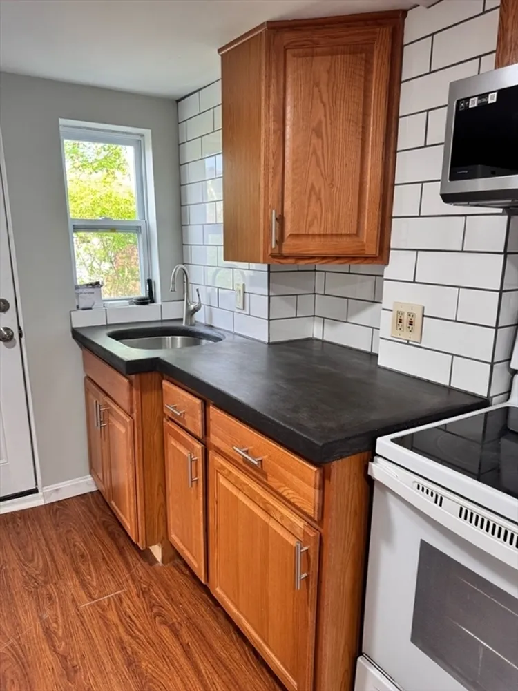 2 Harrison Pl, Lowell, MA 01850