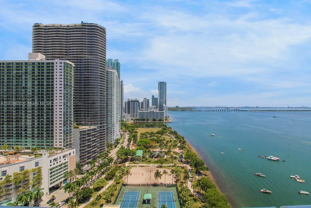 1717 N Bayshore Dr, Miami, FL 33132