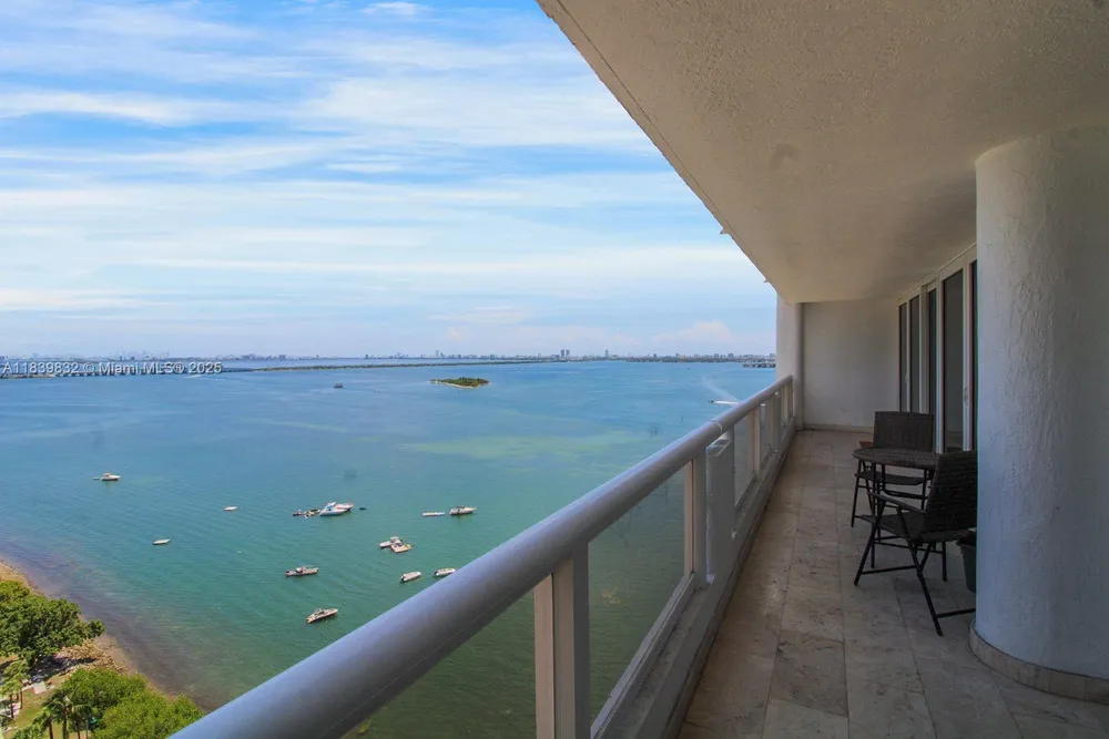 1717 N Bayshore Dr, Miami, FL 33132