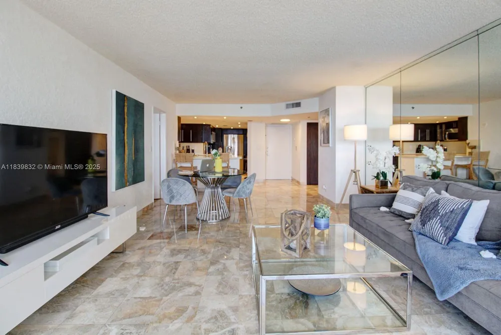1717 N Bayshore Dr, Miami, FL 33132