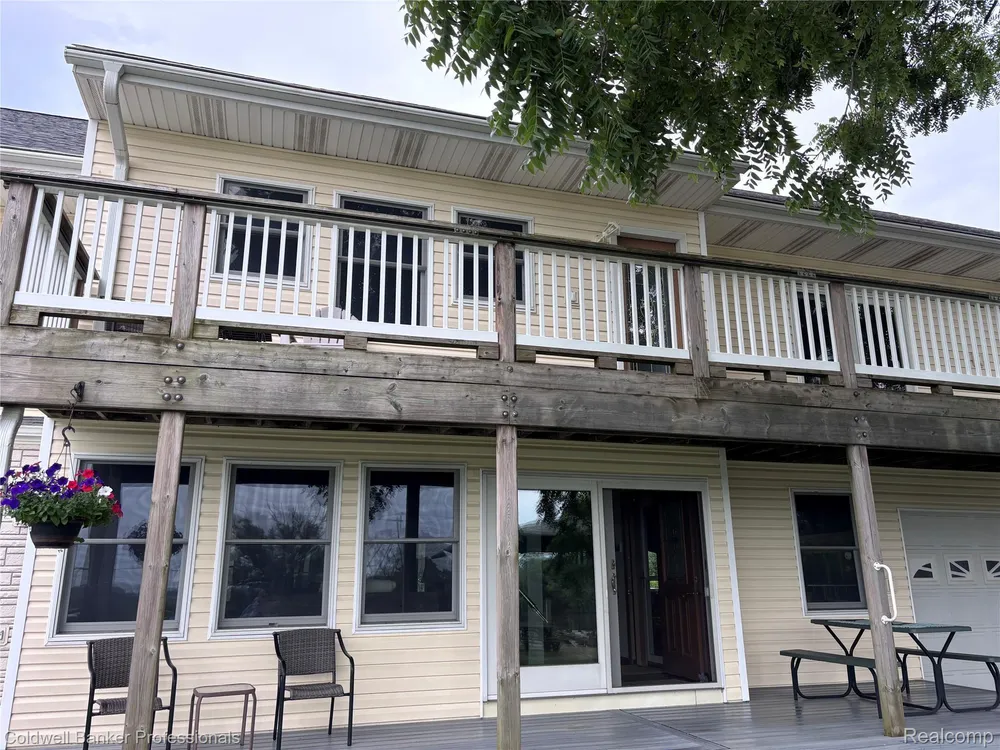 39883 Duluth St, Harrison Township, MI 48045-1511