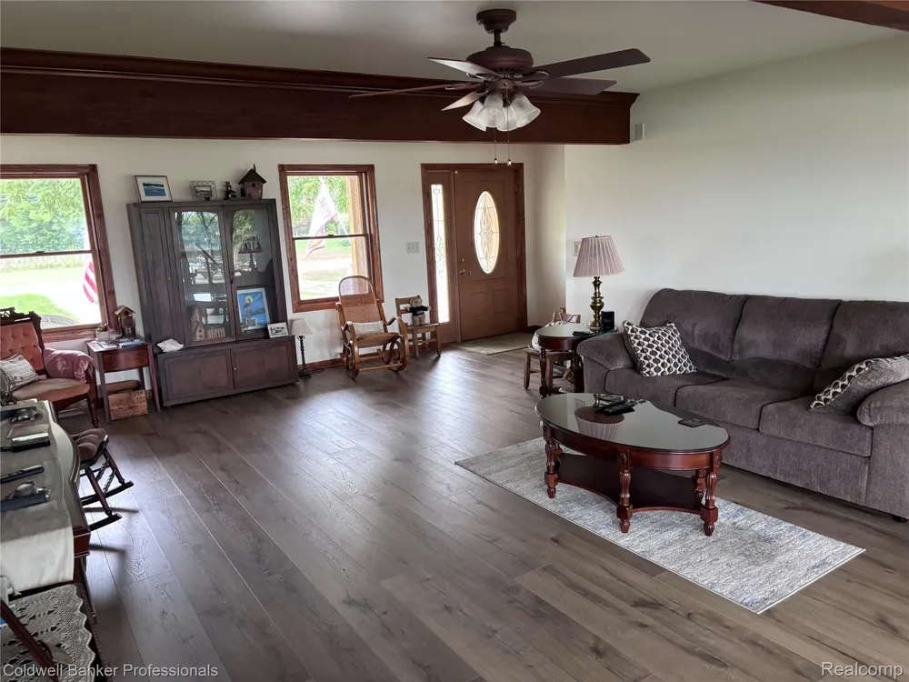 39883 Duluth St, Harrison Township, MI 48045-1511