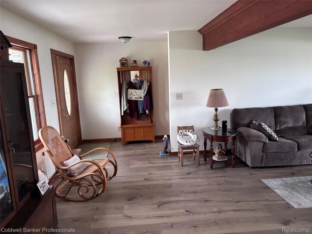 39883 Duluth St, Harrison Township, MI 48045-1511