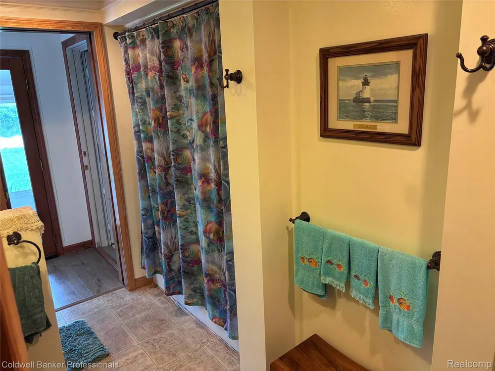 39883 Duluth St, Harrison Township, MI 48045-1511