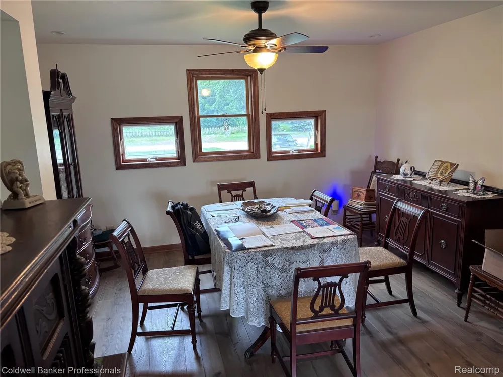 39883 Duluth St, Harrison Township, MI 48045-1511