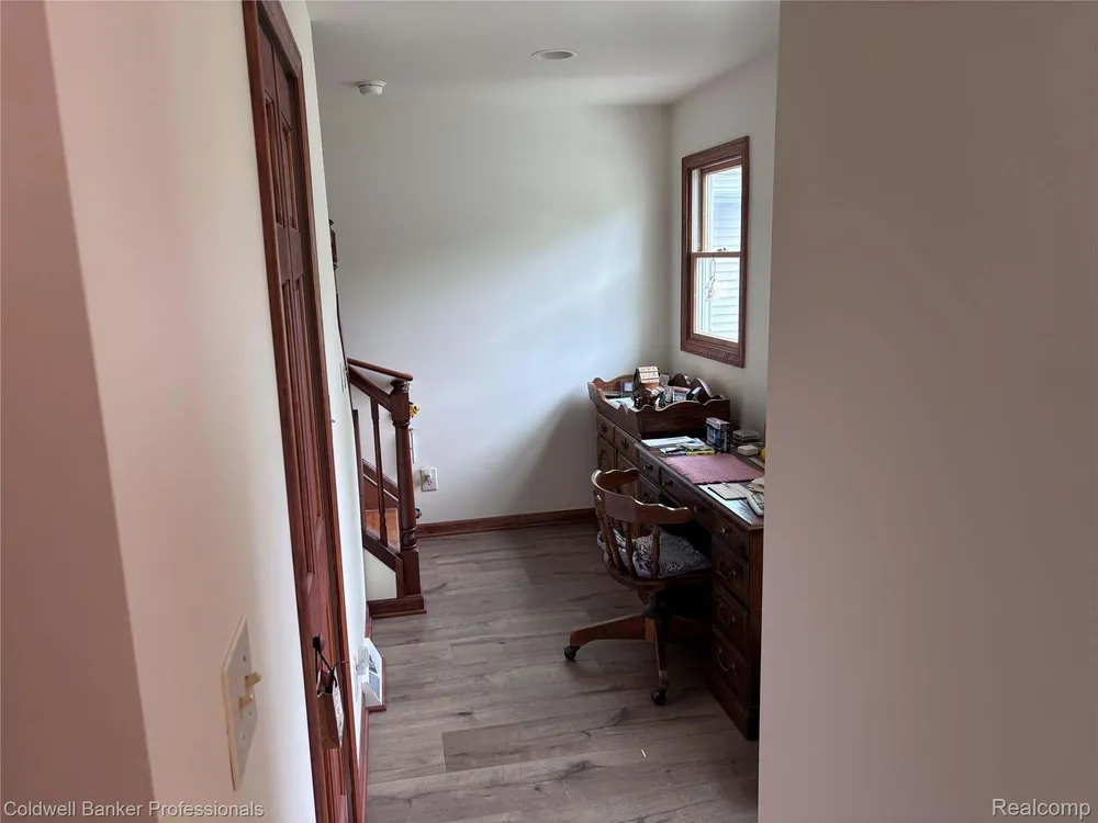 39883 Duluth St, Harrison Township, MI 48045-1511