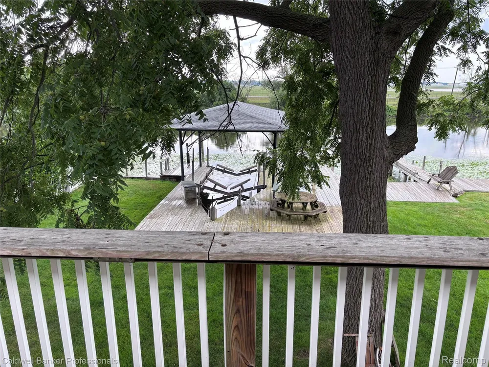 39883 Duluth St, Harrison Township, MI 48045-1511