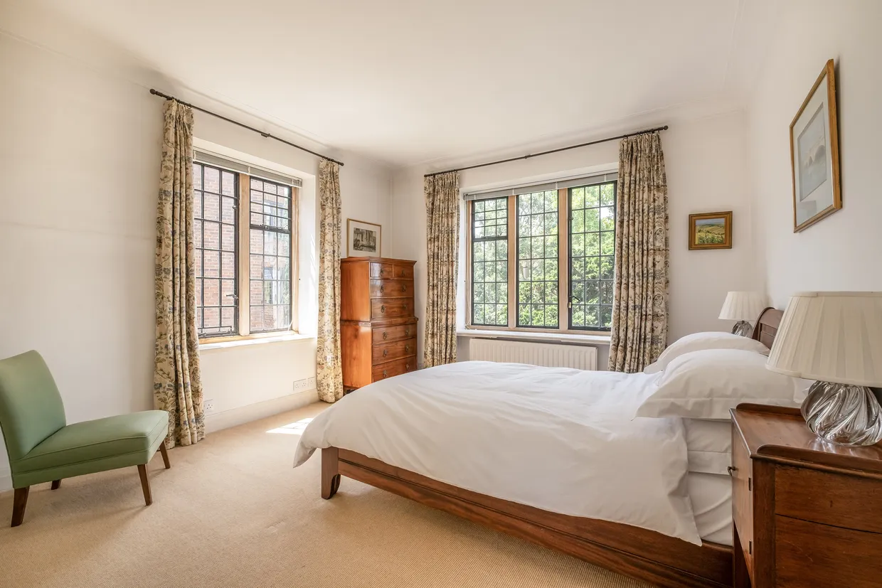 Manor Fields, London, SW15 photo 8