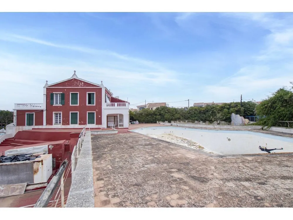 3, Es Castell