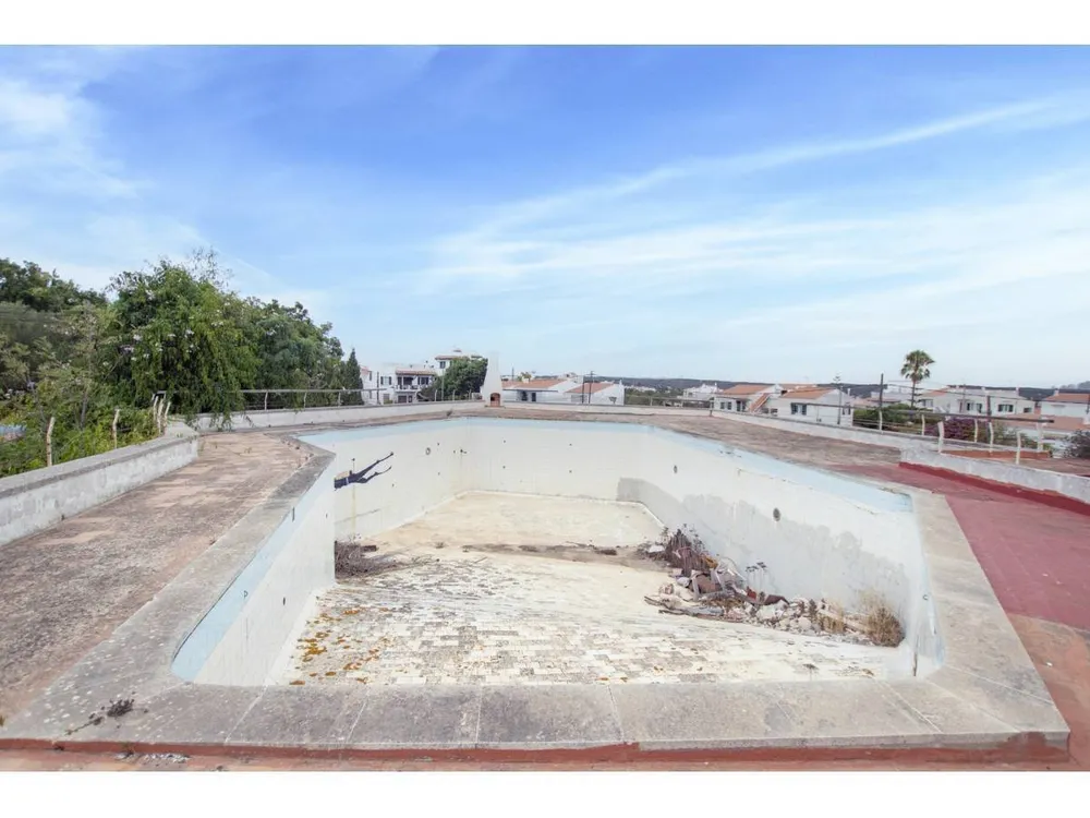 3, Es Castell