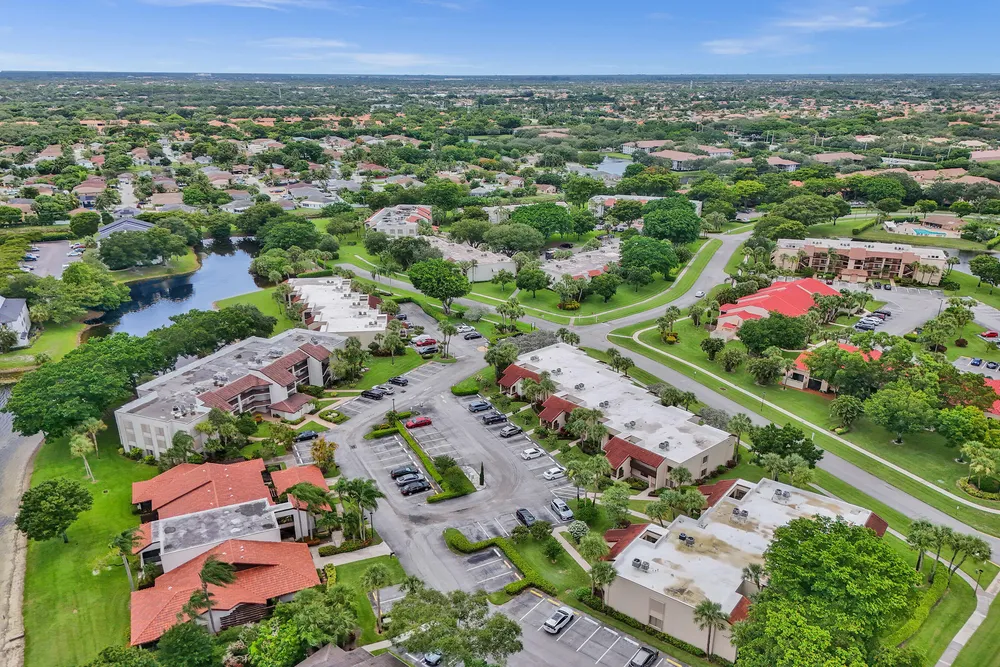 5306 Cedar Lake Dr, Boynton Beach, FL 33437