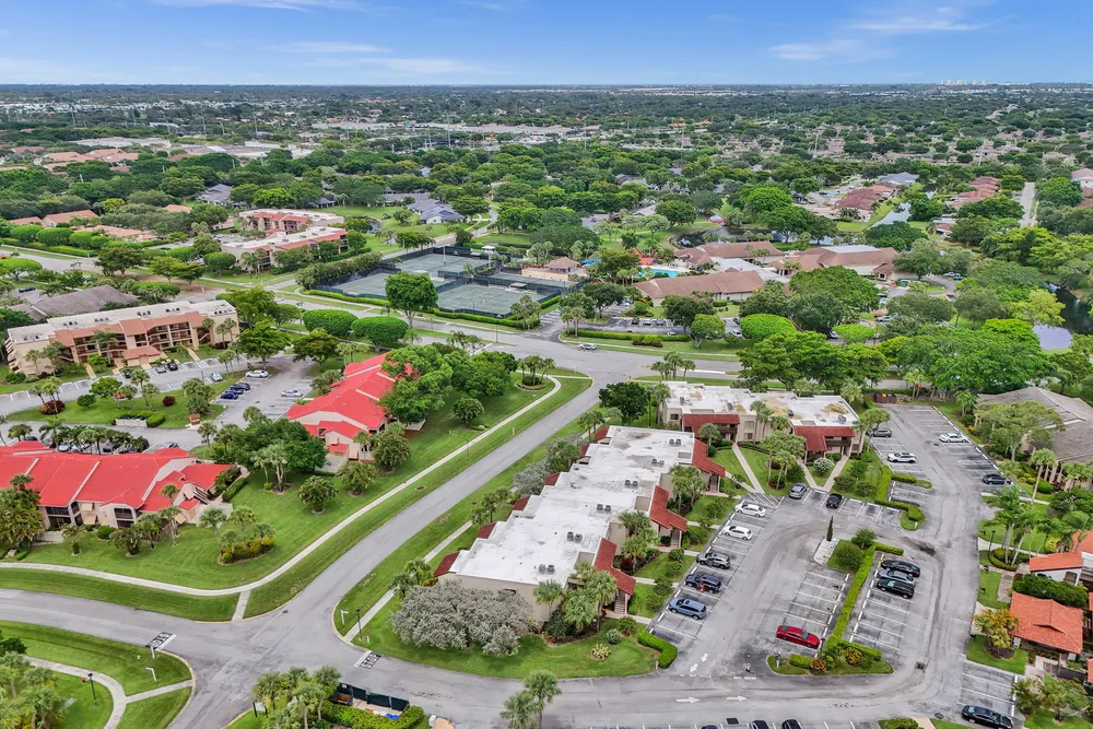 5306 Cedar Lake Dr, Boynton Beach, FL 33437