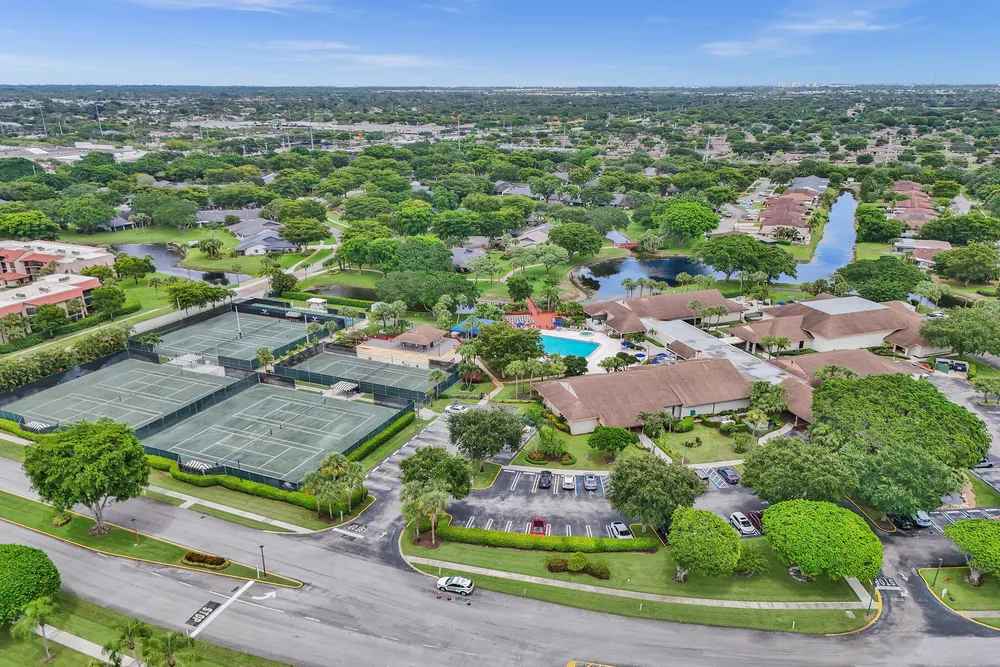 5306 Cedar Lake Dr, Boynton Beach, FL 33437