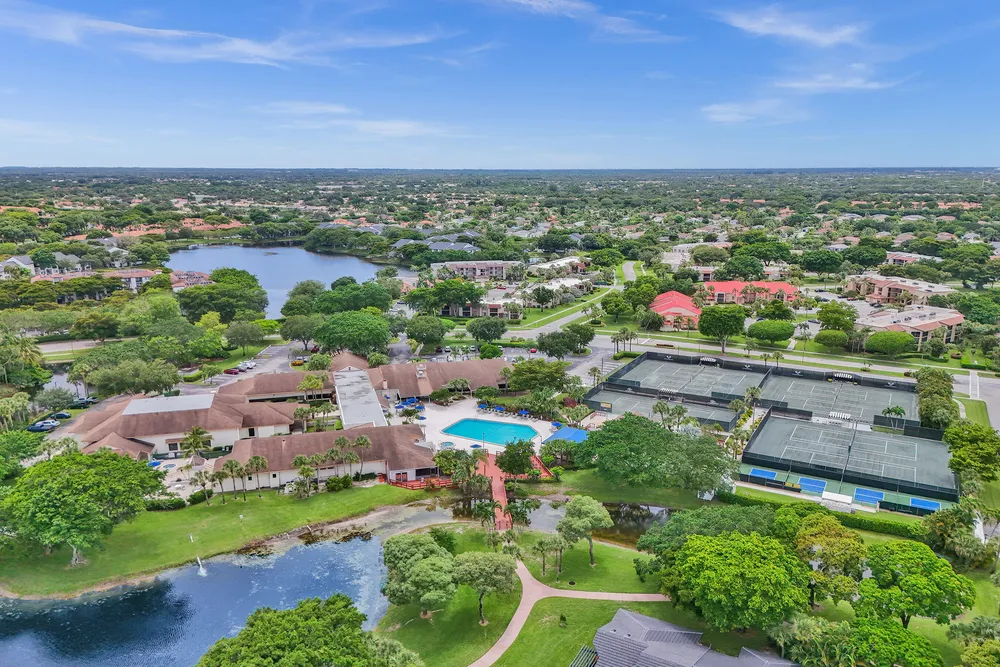 5306 Cedar Lake Dr, Boynton Beach, FL 33437