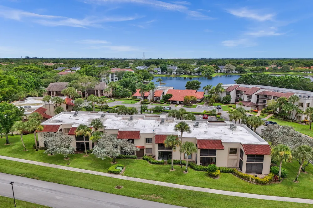 5306 Cedar Lake Dr, Boynton Beach, FL 33437