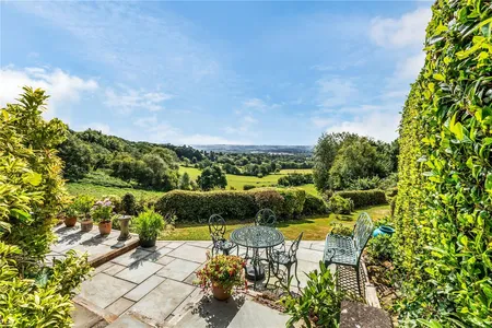 Kent Hatch Road, Crockham Hill, TN8
