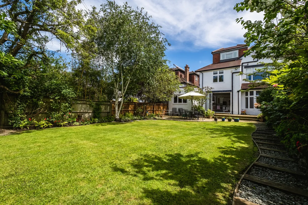 Woodside Avenue, LONDON, N6 photo 29