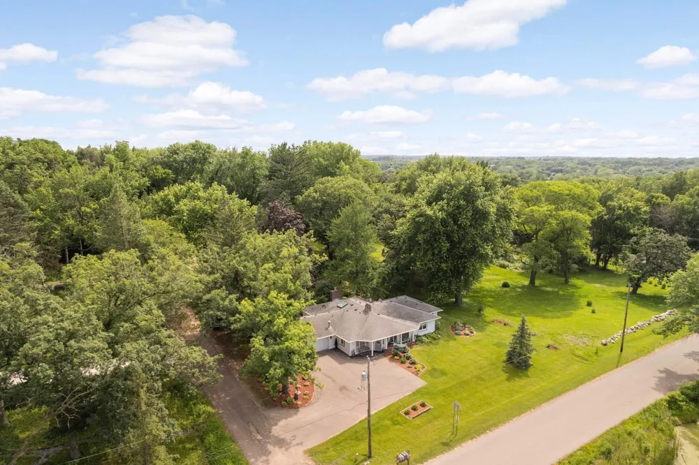 2194 Charlton Rd, Sunfish Lake, MN 55118