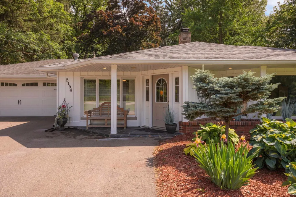 2194 Charlton Rd, Sunfish Lake, MN 55118
