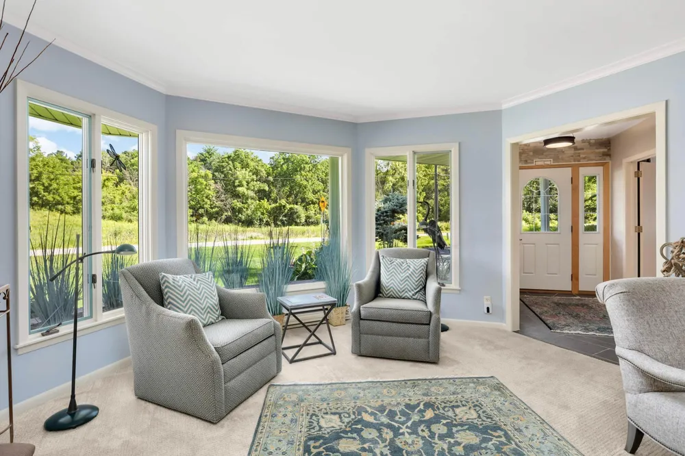 2194 Charlton Rd, Sunfish Lake, MN 55118