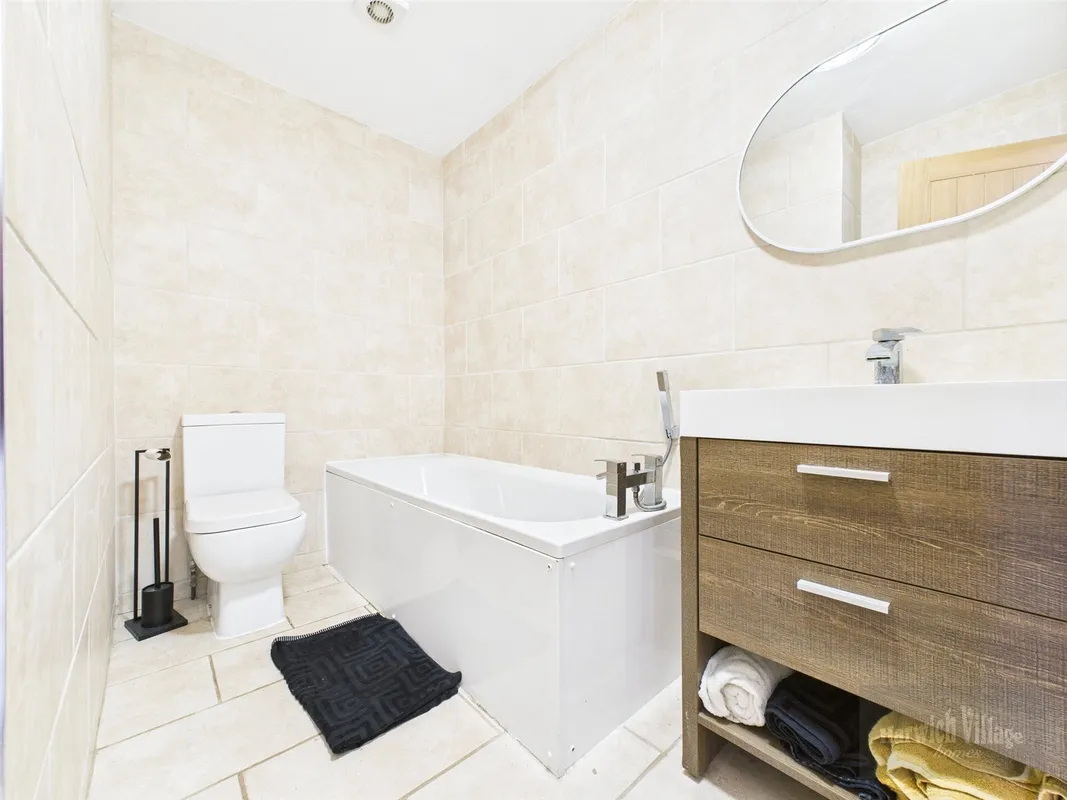 Dumont Avenue, St. Osyth, Clacton-on-Sea, Essex, CO16