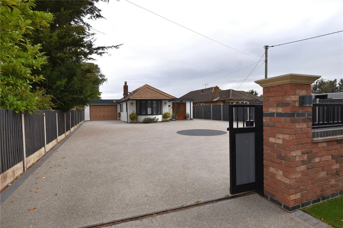 Dumont Avenue, St. Osyth, Clacton-on-Sea, Essex, CO16