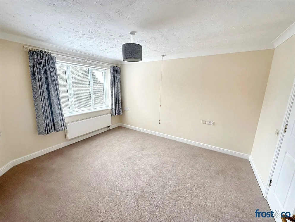 Property carousel item 9