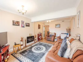 Saffron Close, Brandon thumb 3