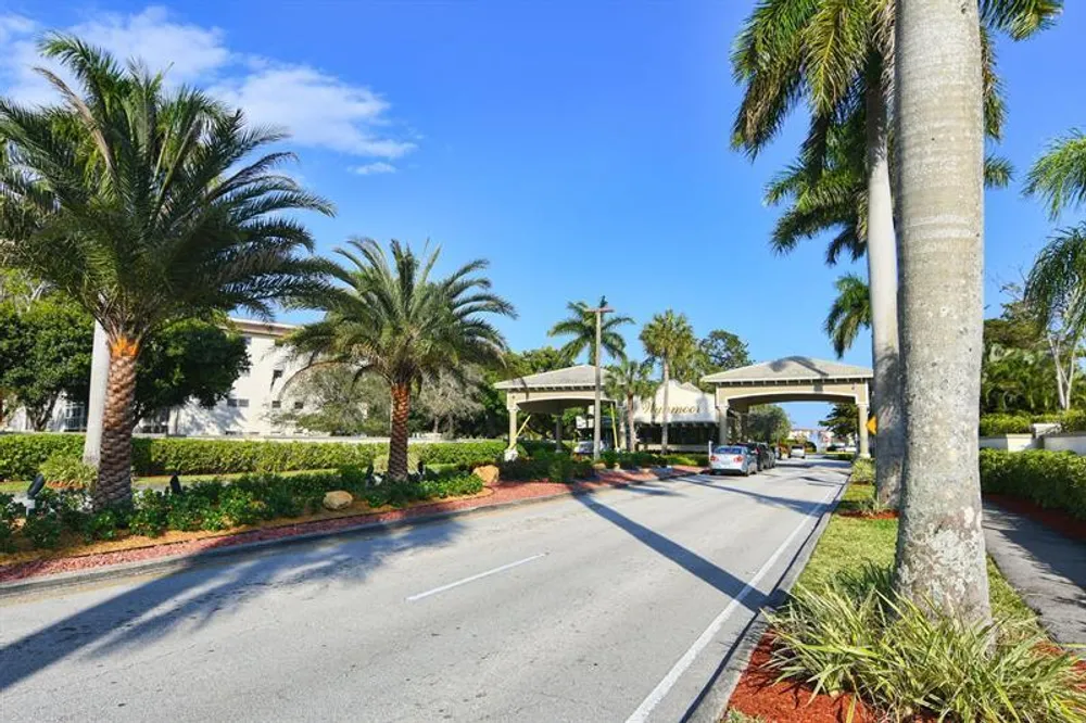 2403 Antigua Circle, Pompano Beach, FL 33066