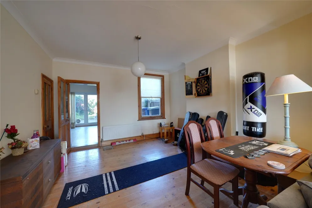 Property carousel item 4