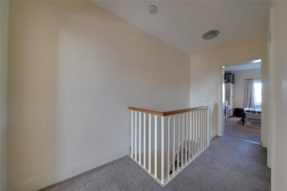 Property carousel item 11