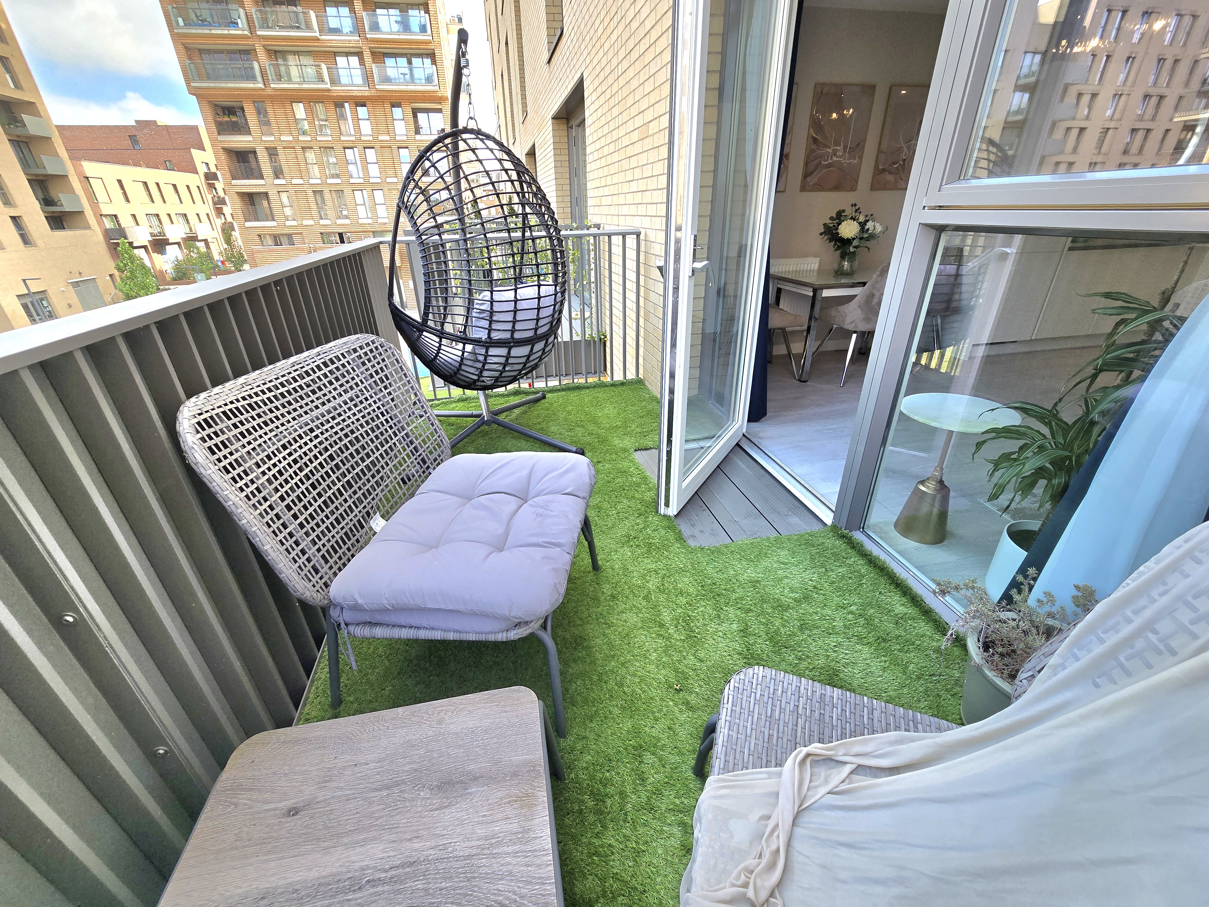 Flexible Short-Term 2 Bed Duplex  Bills Included Image 4