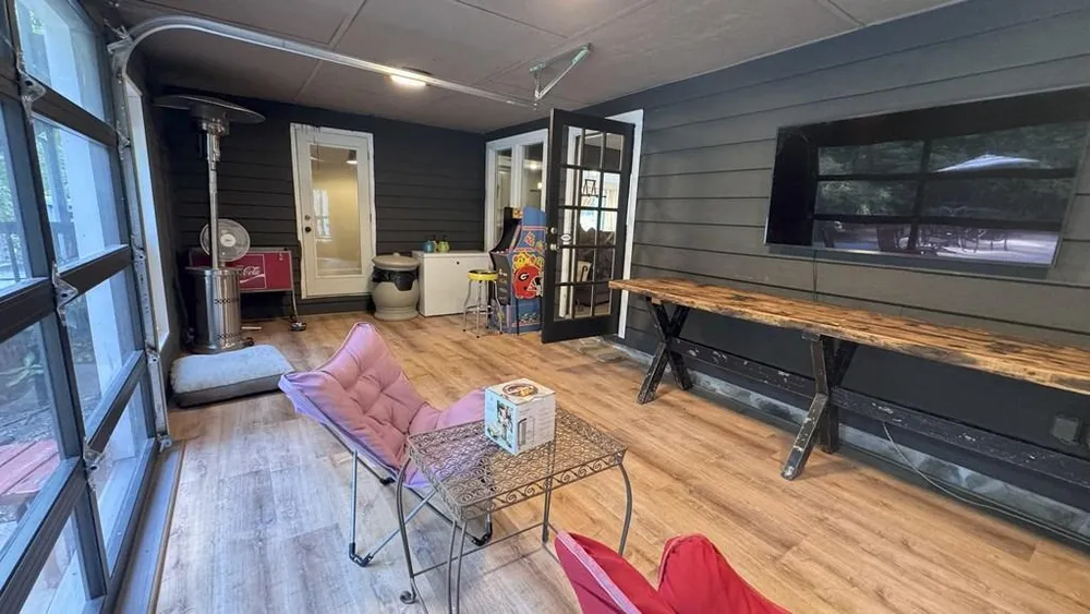 1833 Wood Valley Dr, Dalton, GA 30720