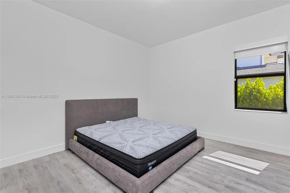 11125 N Sierra Ranch Dr, Davie, FL 33324