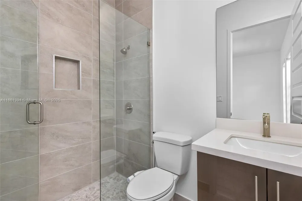 11125 N Sierra Ranch Dr, Davie, FL 33324
