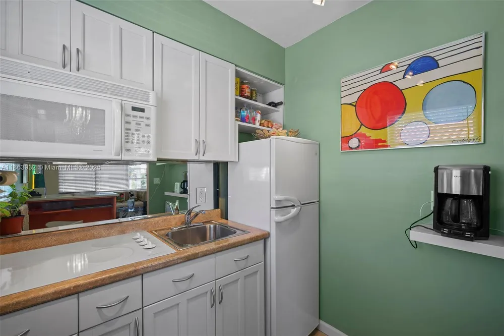 1525 Meridian Ave, Miami Beach, FL 33139