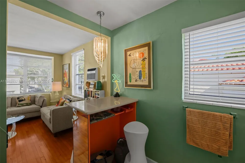 1525 Meridian Ave, Miami Beach, FL 33139
