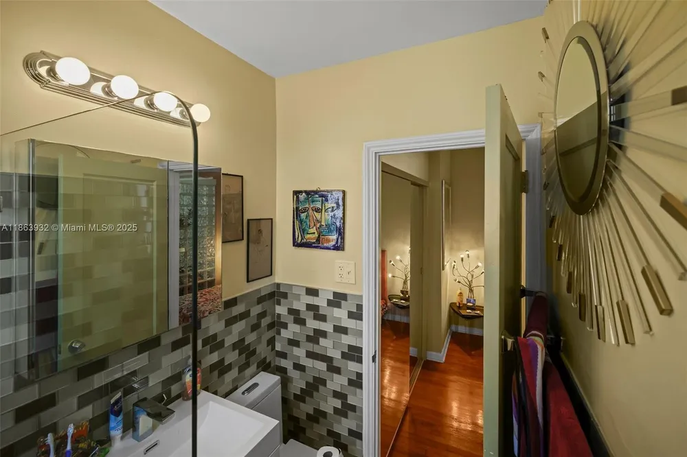 1525 Meridian Ave, Miami Beach, FL 33139