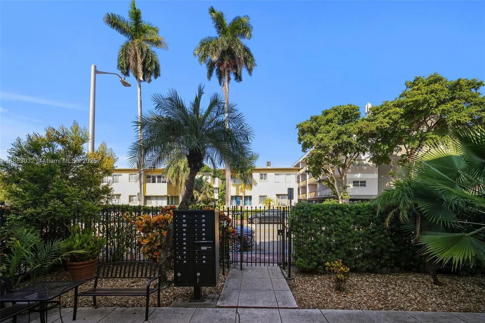 1525 Meridian Ave, Miami Beach, FL 33139