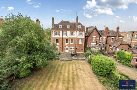 The Avenue, Newmarket, CB8
