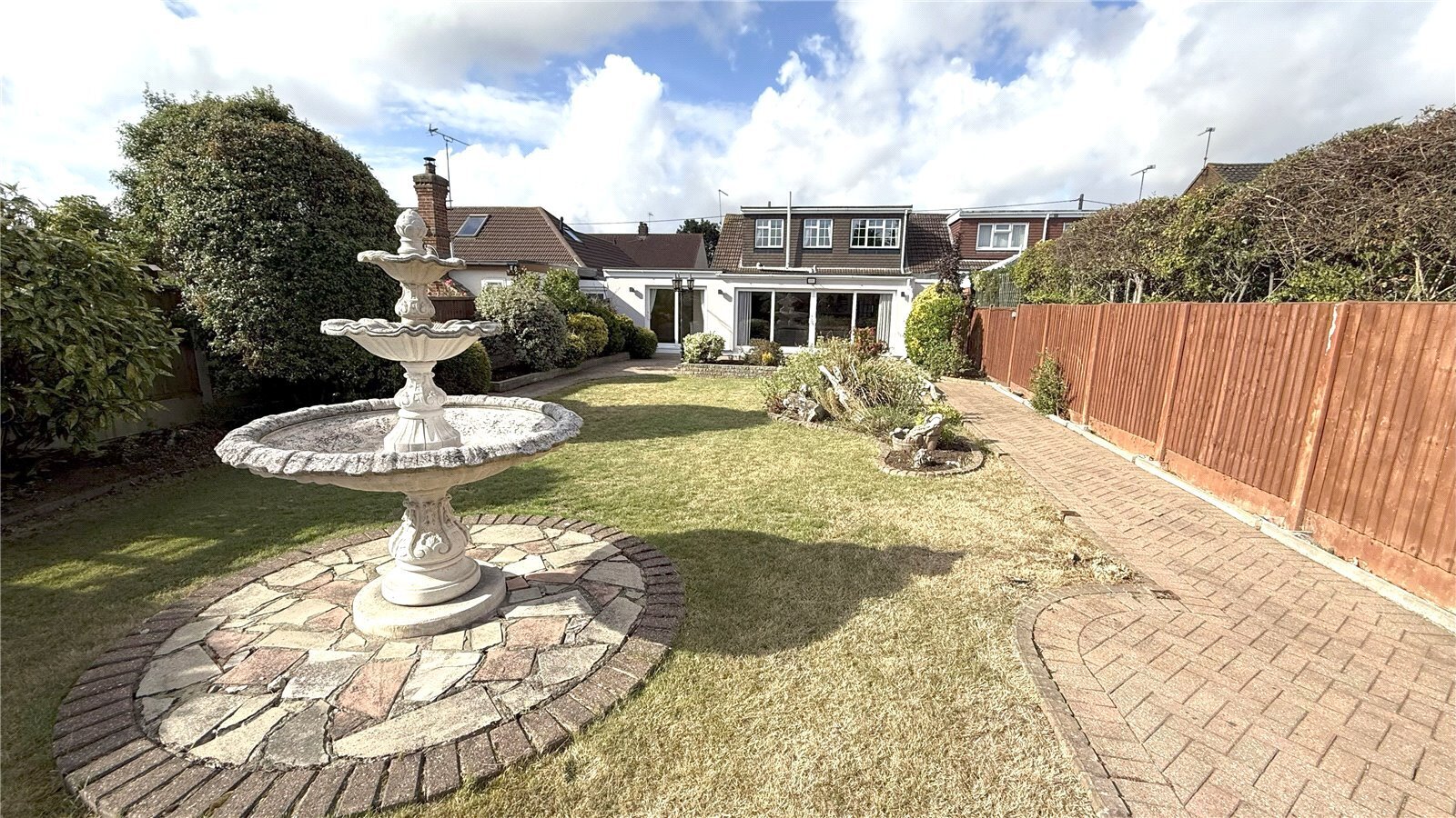 Abbotts Hall Chase, Stanford-le-Hope, Essex, SS17 Image 21